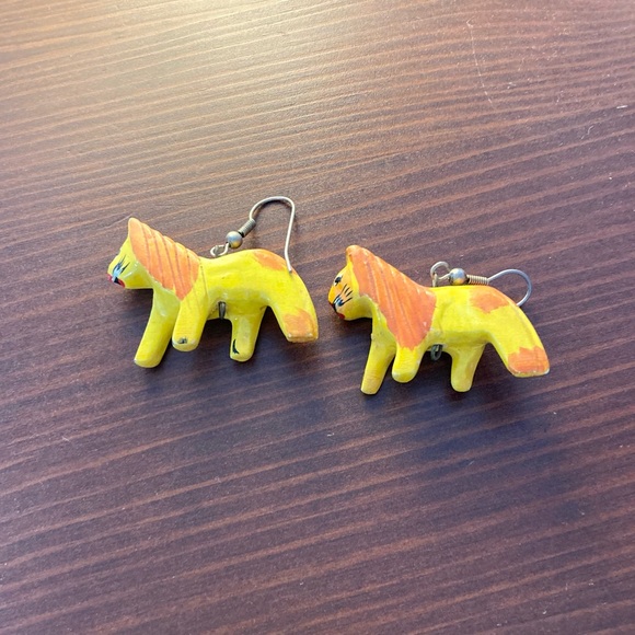 Adorable Lion Earrings Hand Made Painted Orange Yellow French Hook African - Picture 5 of 8